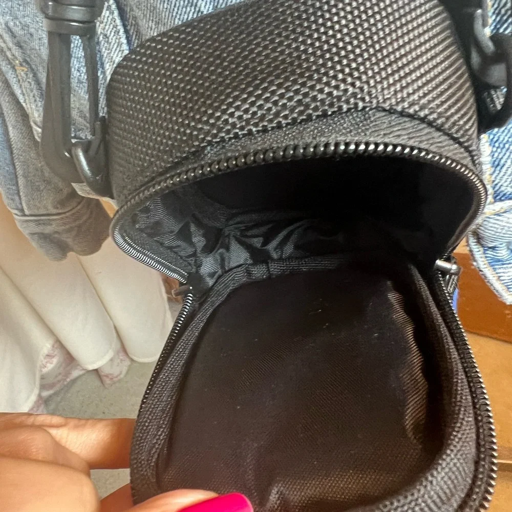 EUC Sony crossbody camera bag black